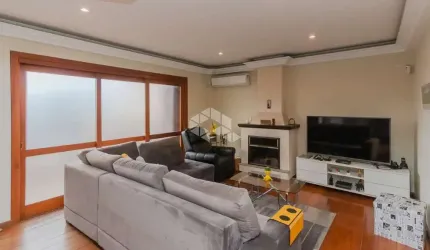 CASA COM 3 DORMITÓRIOS E PISCINA NO CHÁCARA DAS PEDRAS!