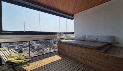 Apartamento MOBILIADO na  Independencia com  2 suites sacada aberta e 2 vagas.