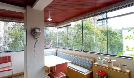 Apartamento de 03 dormitórios e 02 vagas com 137m² no bairro Higienópolis em poa.