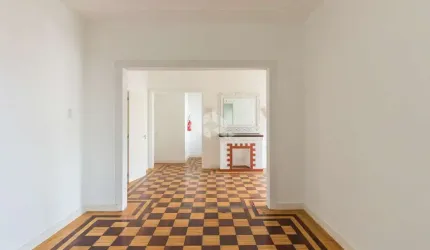 CASA/ SOBRADO COM 614M², COM 2 VAGAS DE GARAGEM COBERTA E EDÍCULA - MOINHOS DE VENTO