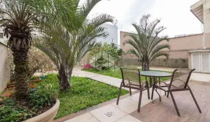 Casa 233m² com 4 Quartos e 4 Banheiros à Venda no Bairro Jardim Itu