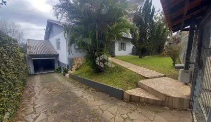 Casa 3 dormitórios sendo 1 suíte e garagem para 2 carros