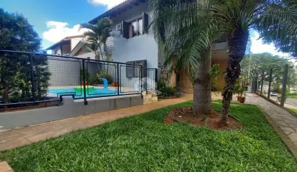 Casa de 3 dormitórios e 2 vagas no bairro São José