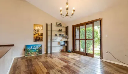Casa de 04 dormitórios de 229,30m² privativos no Bairro Jardim Itú