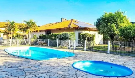 Casa  2 quartos/dornitórios  semimobiliada em condomínio, na rua pistóia,  a venda no bairro Fátima, em Canoas