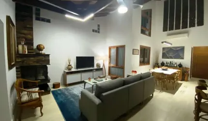 Casa a venda  com 04 quartos , Bairro Partenon -Porto Alegre