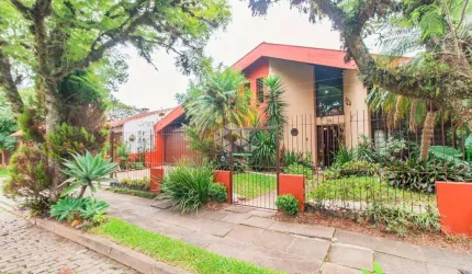 Excelente residência térrea com 03 dormitórios sendo 01 suíte em Ipanema