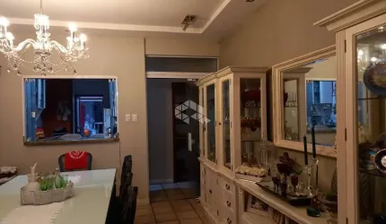 Casa à venda na Cidade Baixa com 5 quartos e amplo espaço de lazer