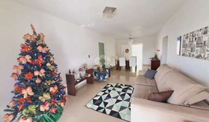 Casa com 10 dormitórios no Córrego Grande