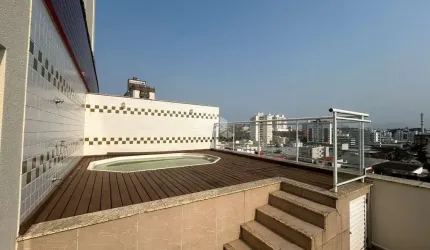 Cobertura Dulpex com piscina no Estreito.