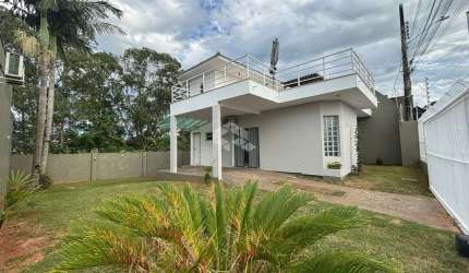 Casa a venda na Agronomica