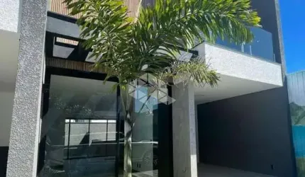 Sobrado á venda no Residencial Vila do Papagaio, casa 16.