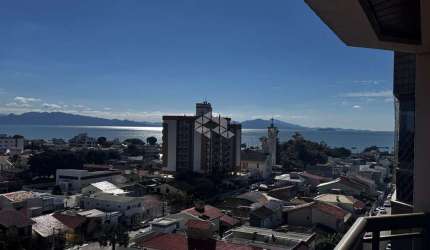 Apartamento amplo com 125m² privativos - localizado no Balneario - Florianópolis