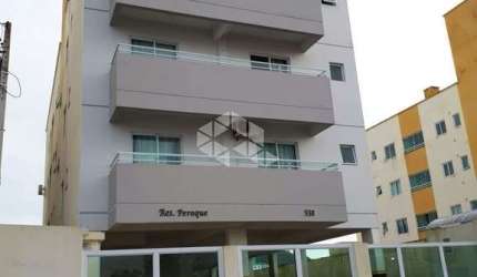 Apartamento com 2 Quartos e 1 banheiro à Venda, 61 m²