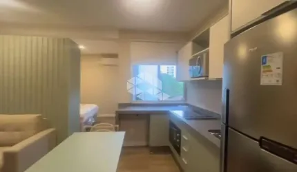 Stúdio no centro Florianópolis, mobiliado pronto para morar ou investir!