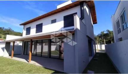 Casa com 4 dormitórios/quartos Alto Padrão em Condomínio Fechado