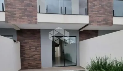Casa Sobrado com 3 dormitórios e Próximo da Praia do Perequê em Porto Belo/SC