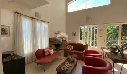 Casa em condomínio fechado de alto padrão á venda