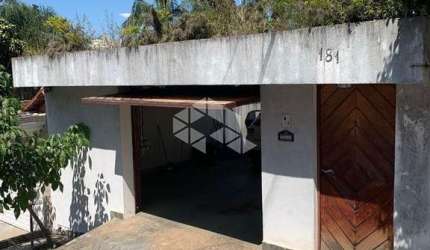 Casa térrea de 227m²  à venda  na Vila irmãos Arnoni com 02 quartos e 04 vagas