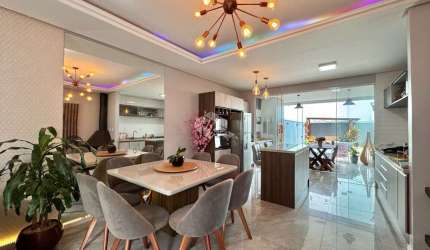 Sobrado, com 3 quartos, suíte com closet, 2 vagas, piscina, mobiliado Bairro Igara em Canoas