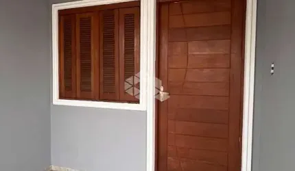 Casa Linda com 2 dormitórios, 1 banheiro, 1 vaga. ACEITA CARRO E FGTS
