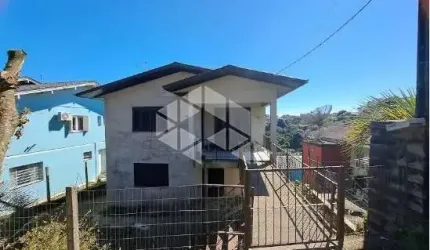 Casa com 02 moradias no Bairro Bela Vista em Farroupilha