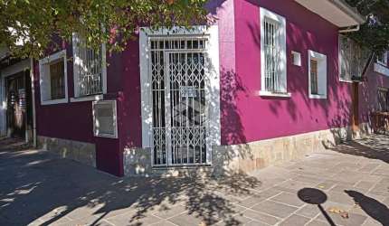 Crédito Real vende casa de 2 dormitórios com suíte e 1 vaga de garagem próximo ao Hospital Militar.