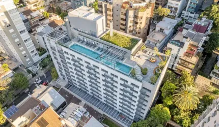 Apartamento 2 dormitórios (sendo 1 suíte), 69m², banheiro social, churrasqueira, vaga de garagem coberta.