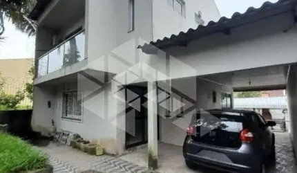 Casa com 210m² 3 dorm. e 3 vagas no bairro Costa e Silva em Porto Alegre