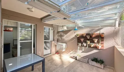 Apartamento Garden à venda com 02 dormitórios / quartos sendo 01 suíte e garagem no bairro Teresópolis em Porto Alegre / RS.