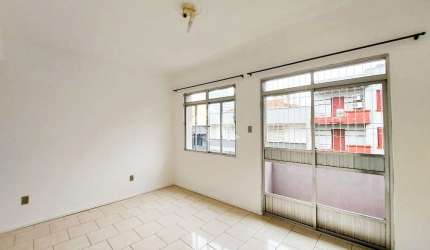 Apartamento JK / Kitnet à venda na rua Tuyuty no bairro Centro Histórico em Porto Alegre / RS.