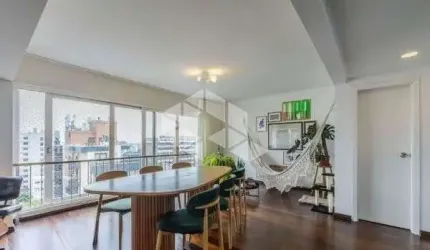 Apartamento à venda, 3 dormitórios, sendo 1 suíte e 1 vaga no Mont Serrat em Porto Alegre/RS