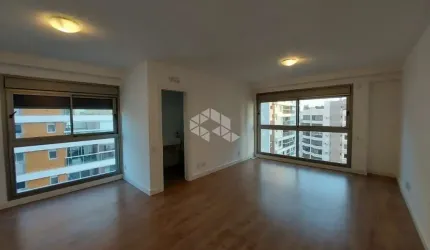 Apartamento com 3 suítes, 3 vagas de garagem na Beira Mar Norte em Florianópolis/SC.
