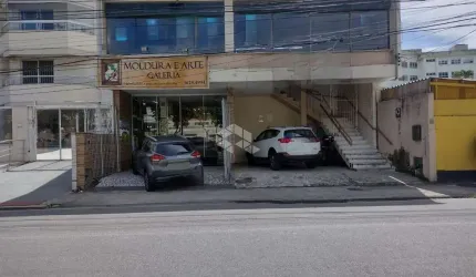 CASA COMERCIAL COM 153,99 m² NO CENTRO DE FLORIANÓPOLIS