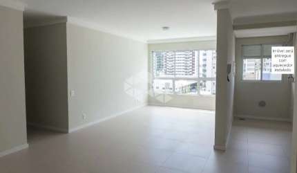 Apartamento com 2 suítes, lavabo, 1 vaga - Campinhas - São José/SC