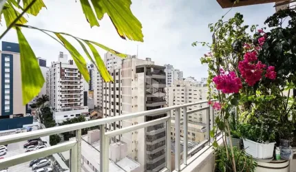 Apartamento semimobiliado com 2 dormitórios,  sendo 1 suíte, 1 vaga - Centro