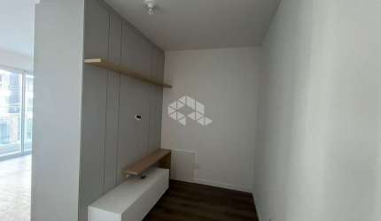 STUDIO COM 1 VAGA DE GARAGEM NO CENTRO DE FLORIANÓPOLIS/SC