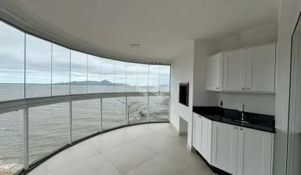APARTAMENTO SEMIMOBILIADO COM 3 QUARTOS SENDO 3 SUÍTES 2 VAGAS DE GARAGEM NO BAIRRO COQUEIROS EM FLORIANÓPOLIS/SC