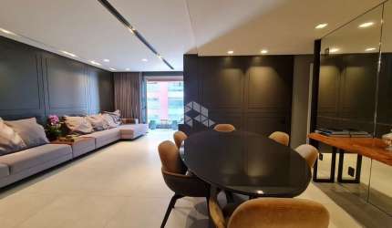 APARTAMENTO DE ALTO PADRÃO COM 3 SUÍTES E LOCALIZAÇÃO PRIVILEGIADA NA AGRONÔMICA EM FLORIANÓPOLIS/SC