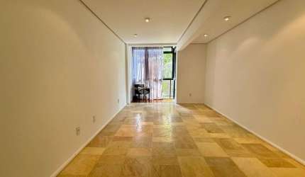 APARTAMENTO SEMIMOBILIADO EM COQUEIROS COM 2 QUARTOS SENDO 1 SUÍTE  E 1 VAGA DE GARAGEM
