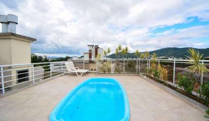 APARTAMENTO SEMIMOBILIADO COM 3 QUARTOS SENDO 2 SUÍTES E 2 VAGAS DE GARAGEM NO CÓRREGO GRANDE EM FLORIANÓPOLIS/SC