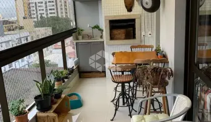 APARTAMENTO SEMIMOBILIADO COM VISTA PARA O MAR 3 QUARTOS SENDO 2 SUÍTES 2 VAGAS DE GARAGEM NO BALNEÁRIO EM FLORIANÓPOLIS/SC