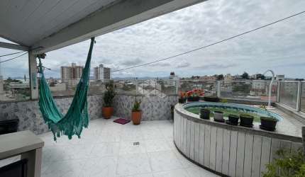 COBERTURA DUPLEX COM 3 QUARTOS SENDO 1 SUÍTE VISTA PANORÂMICA E TERRAÇO NO BAIRRO JARDIM ATLÂNTICO EM FLORIANÓPOLIS/SC