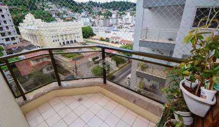 APARTAMENTO À VENDA NO CENTRO DE FLORIANÓPOLIS COM 3 QUARTOS SENDO 1 SUÍTE