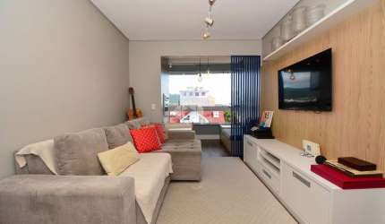 APARTAMENTO SEMIMOBILIADO COM 3 QUARTOS SENDO 1 SUÍTE  2 VAGAS E VISTA PANORÂMICA NO ITACORUBI FLORIANÓPOLIS
