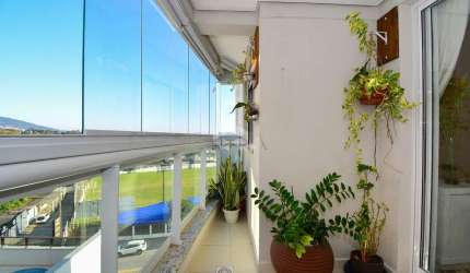 APARTAMENTO SEMIMOBILIADO COM 3 QUARTOS, SENDO 2 SUÍTES, 2 VAGAS DE GARAGEM E LAZER COMPLETO NO CÓRREGO GRANDE FLORIANÓPOLIS