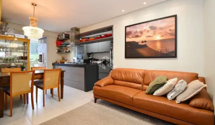 APARTAMENTO SEMIMOBILIADO COM 2 QUARTOS SENDO 1 SUÍTE 2 VAGAS SACADA COM CHURRASQUEIRA E LAZER COMPLETO NO ITACORUBI