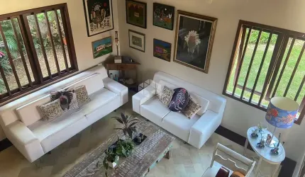 CASA COM 3 QUARTOS SENDO 1 SUÍTE 4 VAGAS DE GARAGEM E ESPAÇOS AMPLOS NO ITACORUBI FLORIANÓPOLIS