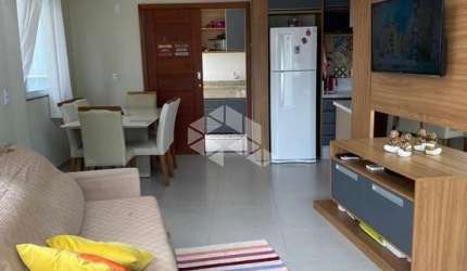 CASA SEMI-MOBILIADA COM CHURRASQUEIRA, AR-COND E COZINHA PLANEJADA NO RIO VERMELHO
