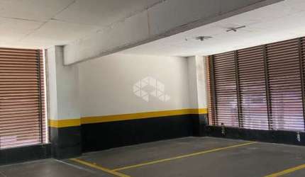 BOX DE GARAGEM NO CENTRO PRÓXIMO BEIRA-MAR E HOSPITAL CELSO RAMOS